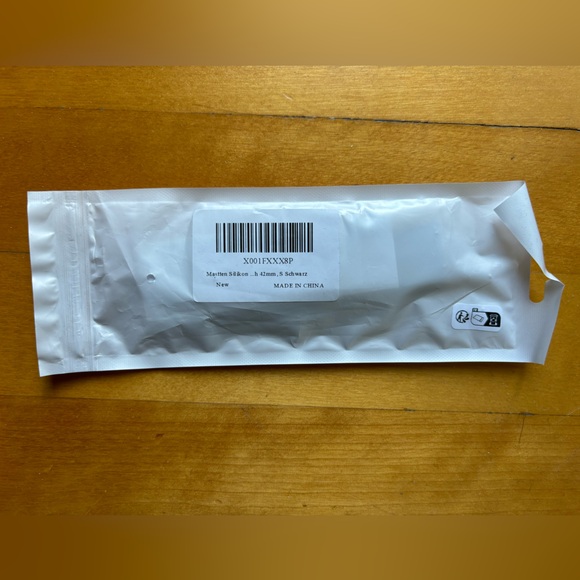 Wristband compatible with Apple Watch - Picture 2 of 2